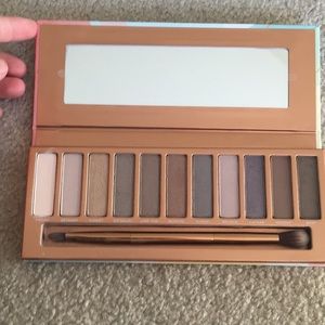 Julep long weekend eyeshadow pallet